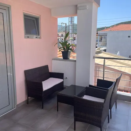 Alimos Apartment